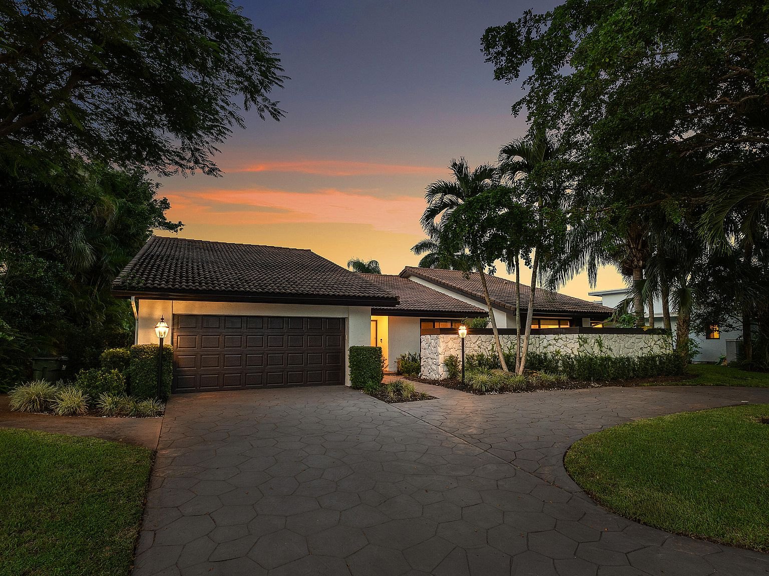 3527 Pine Lake Court, Seagate